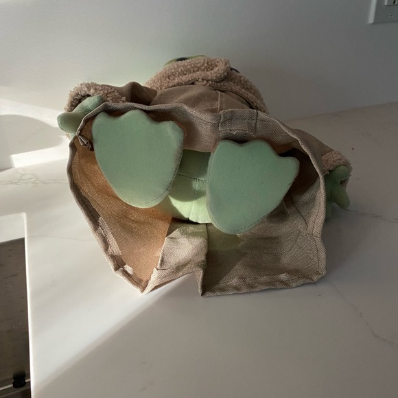 Din Grogu Baby Yoda Disney Mandalorian Plushie - Picture 3 of 4